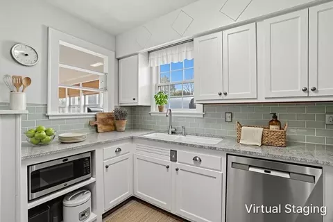 Kitchen - 208 E Fairview Ave, Gafffney, SC 29341 photo 3 of 3