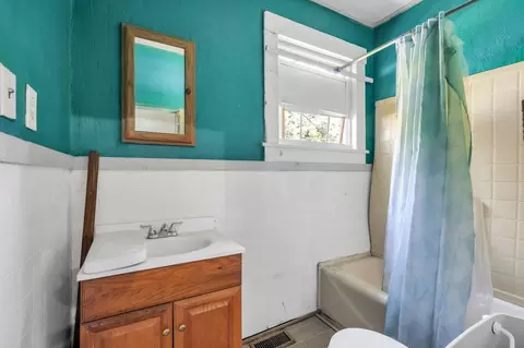 Bath - 285 Stone St, Pacolet, SC 29372 photo 2 of 2