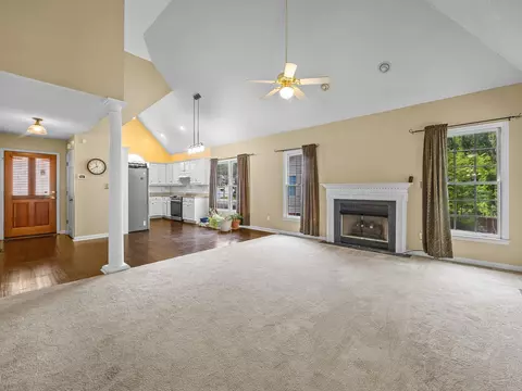 Living - 129 Williston Way, Moore, SC 29369 photo 4 of 6