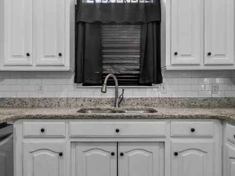 Kitchen - 129 Williston Way, Moore, SC 29369 photo 3 of 4
