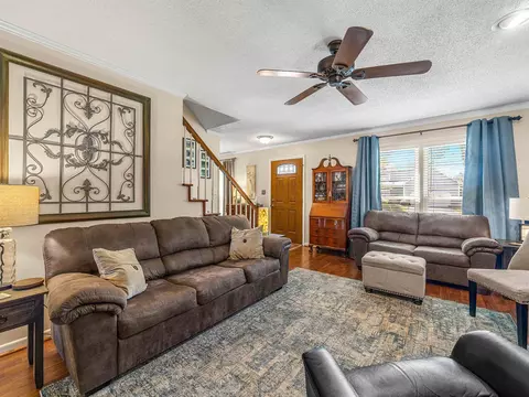 Living - 300 Middleton Ct, Moore, SC 29369 photo 4 of 4