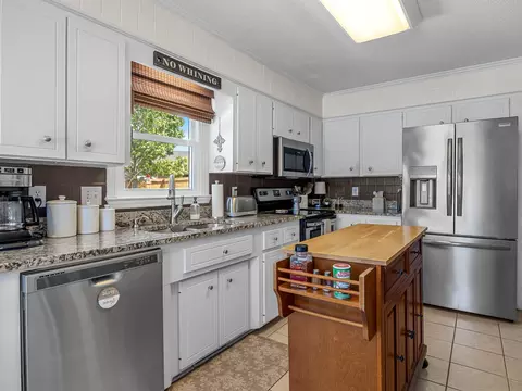 Kitchen - 300 Middleton Ct, Moore, SC 29369 photo 3 of 5