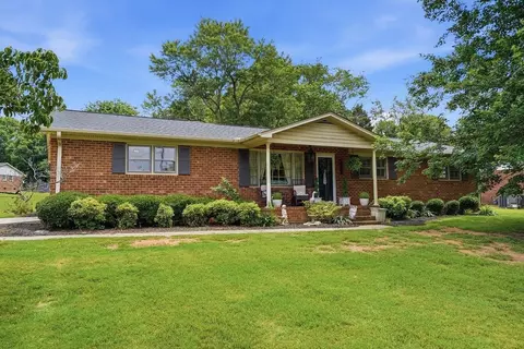 110 Harris Dr, Greer, SC 29651