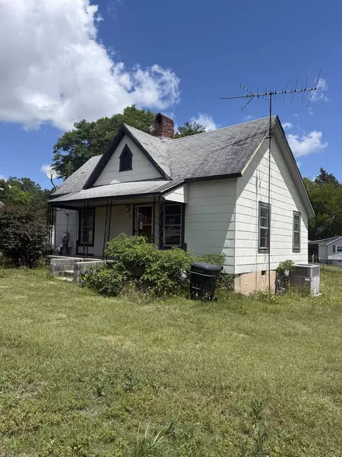 8 Ansel St, Drayton, SC 29333