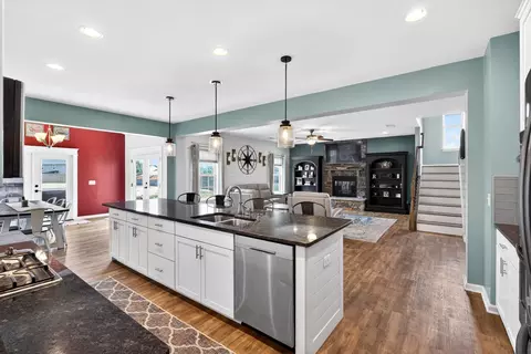 Kitchen - 414 Cloverland Ln, Duncan, SC 29334 photo 3 of 5