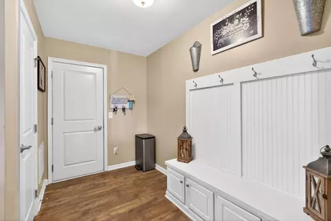 Entry Way - 414 Cloverland Ln, Duncan, SC 29334 photo 2 of 3