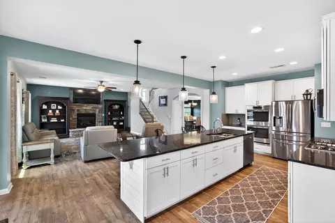 Kitchen - 414 Cloverland Ln, Duncan, SC 29334 photo 4 of 5