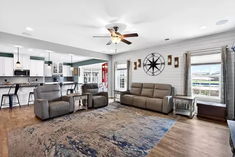 Living - 414 Cloverland Ln, Duncan, SC 29334 photo 1 of 4