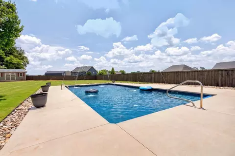 Exterior - 414 Cloverland Ln, Duncan, SC 29334 photo 2 of 14