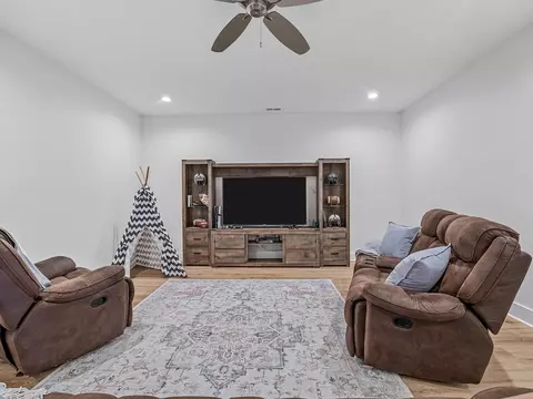 Living - 128 Orchard, Moore, SC 29369 photo 5 of 7
