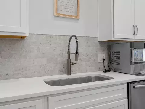 Kitchen - 128 Orchard, Moore, SC 29369 photo 4 of 7