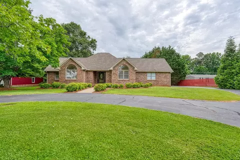 826 Mount Zion Rd, Spartanburg, SC 29303
