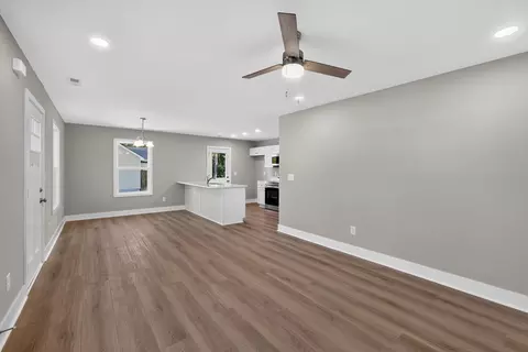 Living - 157 E Third St, Gaffney, SC 29340 photo 4 of 5