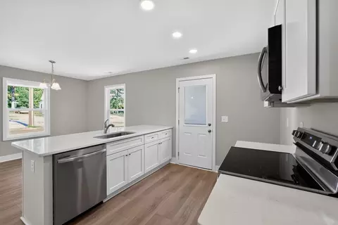 Kitchen - 157 E Third St, Gaffney, SC 29340 photo 3 of 4