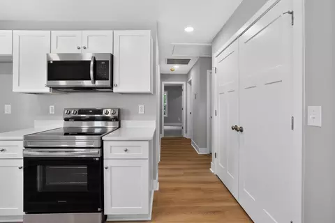 Entry Way - 157 E Third St, Gaffney, SC 29340 photo 2 of 3