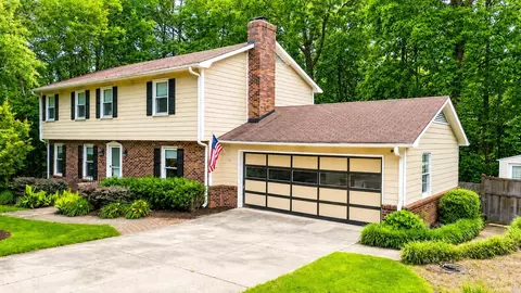 264 Heathwood Dr, Spartanburg, SC 29307