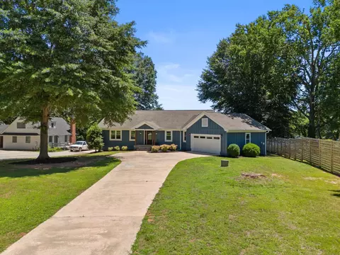 Exterior - 105 Walker Rd, Campobello, SC 29322 photo 2 of 8