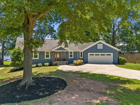 105 Walker Rd, Campobello, SC 29322