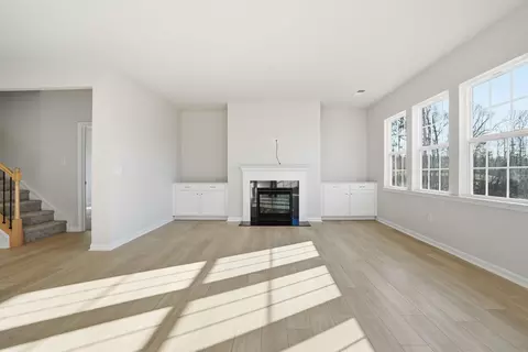 Living - 413 Adhurst Dr, Enoree, SC 29335 photo 2 of 3