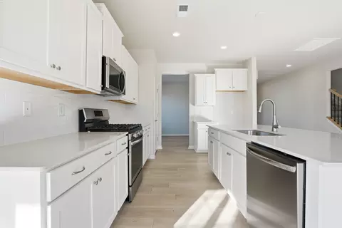 Kitchen - 413 Adhurst Dr, Enoree, SC 29335 photo 4 of 4