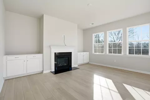 Living - 413 Adhurst Dr, Enoree, SC 29335 photo 3 of 3