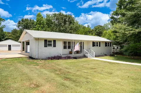 137 Center St, Inman, SC 29349