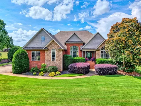 621 Parkland Ave, Inman, SC 29349