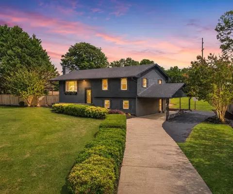 1 W Golden Strip Dr, Mauldin, SC 29662
