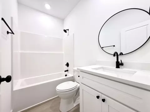 Bath - 1519 Settle Rd, Inman, SC 29349 photo 2 of 2