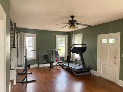 Living - 441 E Buford St, Gaffney, SC 29340 photo 3 of 5