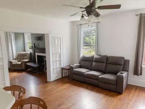 Living - 441 E Buford St, Gaffney, SC 29340 photo 4 of 5