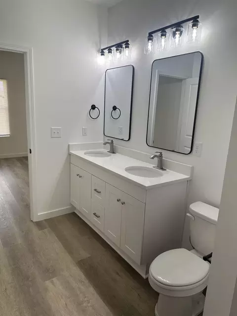 Bath - 155 Ferguson St, Moore, SC 29369 photo 1 of 5
