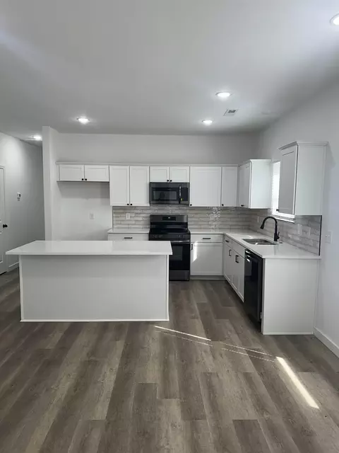 Kitchen - 155 Ferguson St, Moore, SC 29369 photo 4 of 4