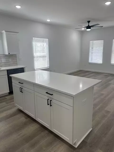 Kitchen - 155 Ferguson St, Moore, SC 29369 photo 1 of 4
