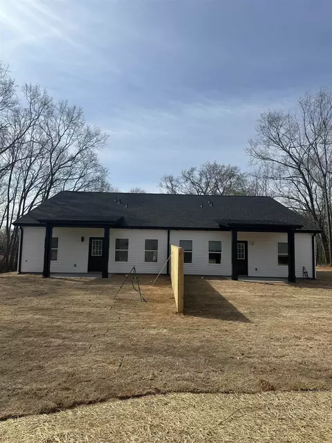 Exterior - 155 Ferguson St, Moore, SC 29369 photo 2 of 5