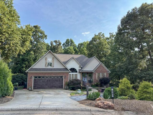 630 Claystone Dr, Inman, SC 29349