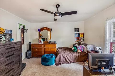 210 E Hampton St, Laurens, SC 29360 photo 5