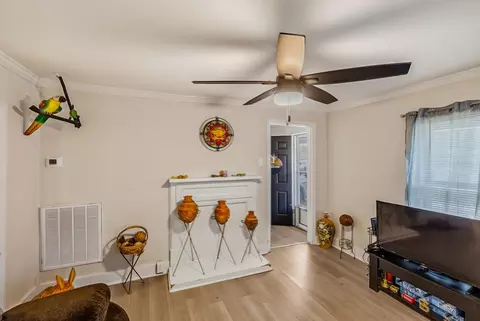 210 E Hampton St, Laurens, SC 29360 photo 8
