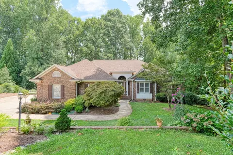 335 Hillcove Pt, Wellford, SC 29385