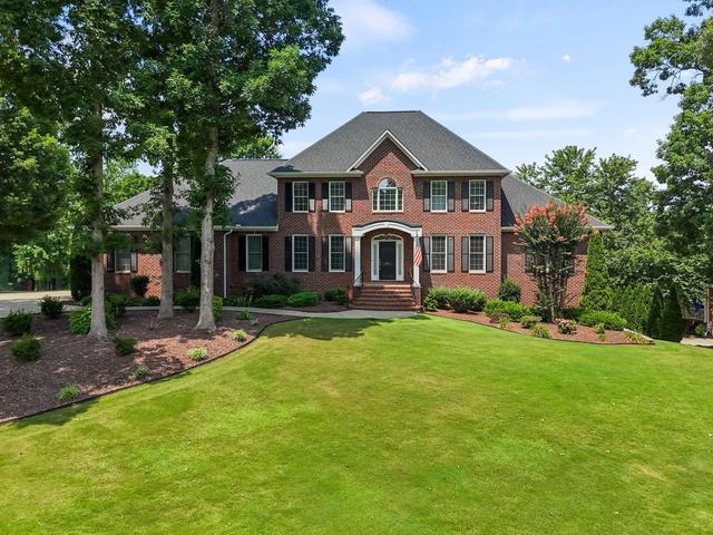 865 E Heathland Dr, Inman, SC 29349