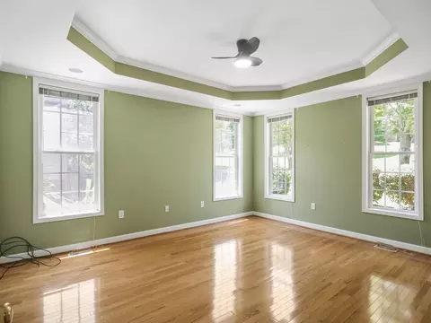 Living - 240 Cedar Bluff Dr, Moore, SC 29369 photo 5 of 9