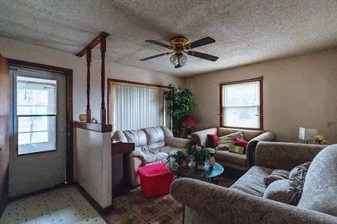 1014 E Oneal St, Gaffney, SC 29340 photo 2