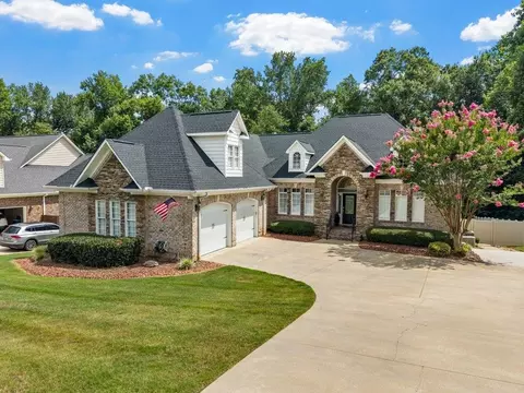 502 Chippendale Ln, Boiling Springs, SC 29316