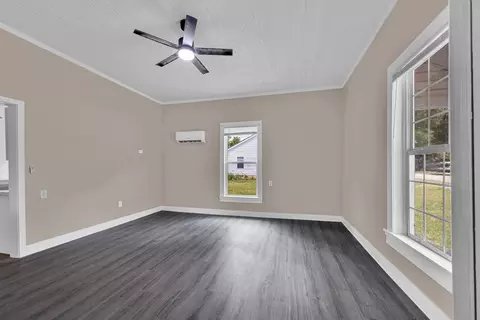 Living - 201 Hammett St, Honea Path, SC 29654 photo 1 of 3