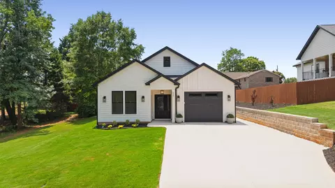 227 Holmes Dr, Spartanburg, SC 29303