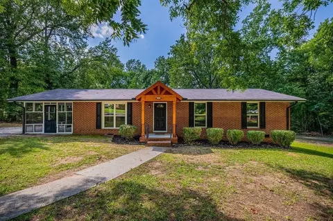139 E Forest Dr, Union, SC 29379 photo 2
