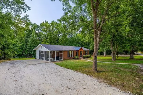 139 E Forest Dr, Union, SC 29379 photo 3