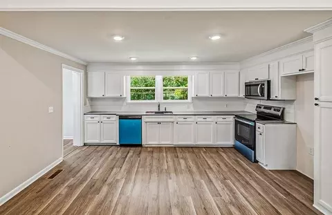139 E Forest Dr, Union, SC 29379 photo 8
