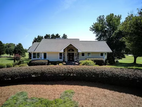 118 Saint Andrews Blvd, Campobello, SC 29322