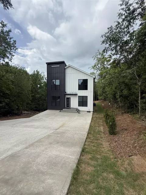 210 Stanley Dr, Greenville, SC 29611